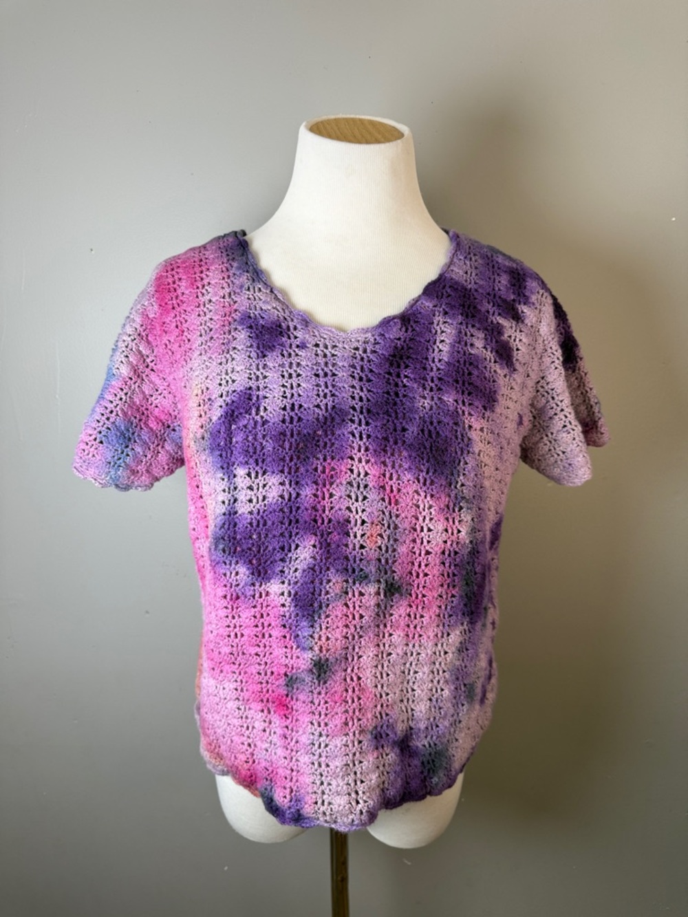 Tie-Dye vintage Crochet sweater in Pink & Purple